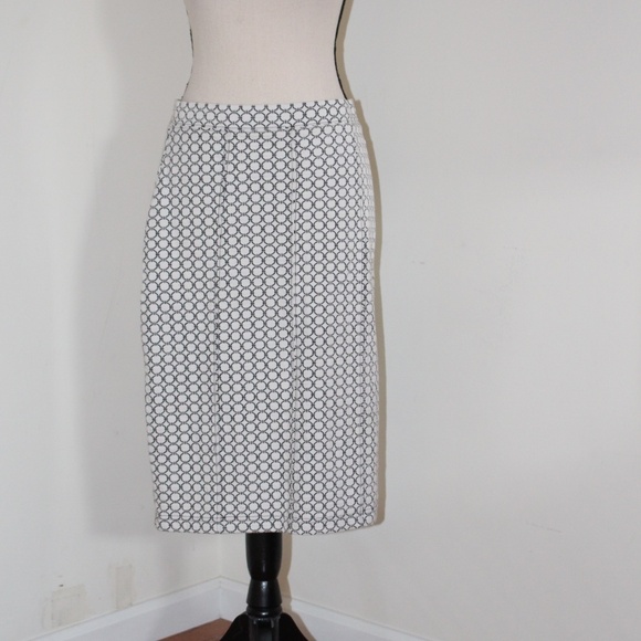 Maeve by Anthropologie,  Astoria Pencil  skirt with back zipper - Picture 3 of 12